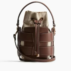 Hm väska  - Jättefin hår väska som inte har några tecken på användning, priset kan diskuteras och skriv fler bilder 😊