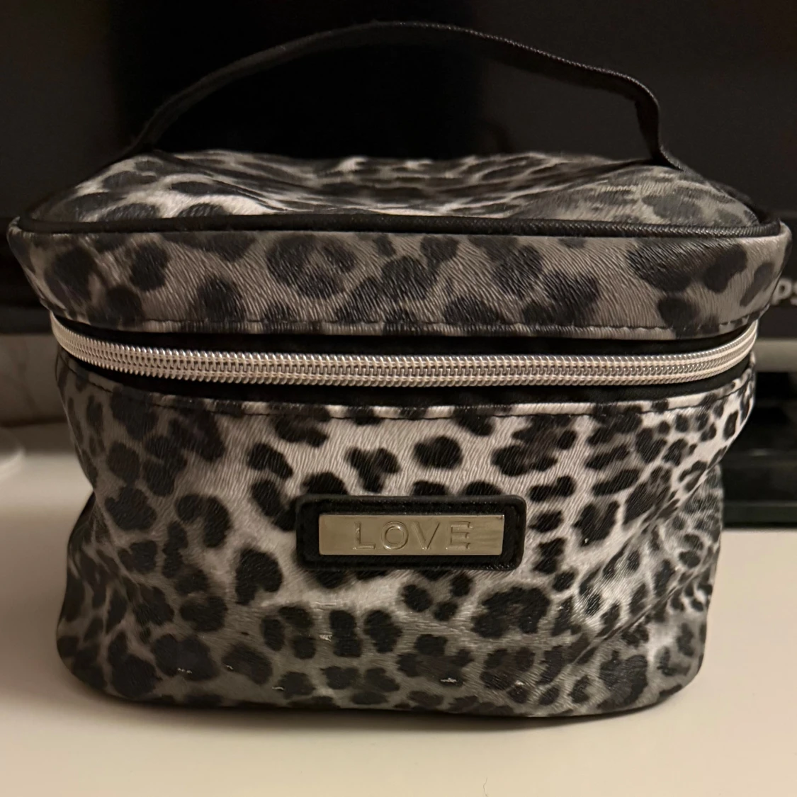 Leopardmönstrad handväska