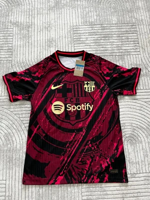 Fotbolls tröja  - Aldrig använd. Helt ny. 