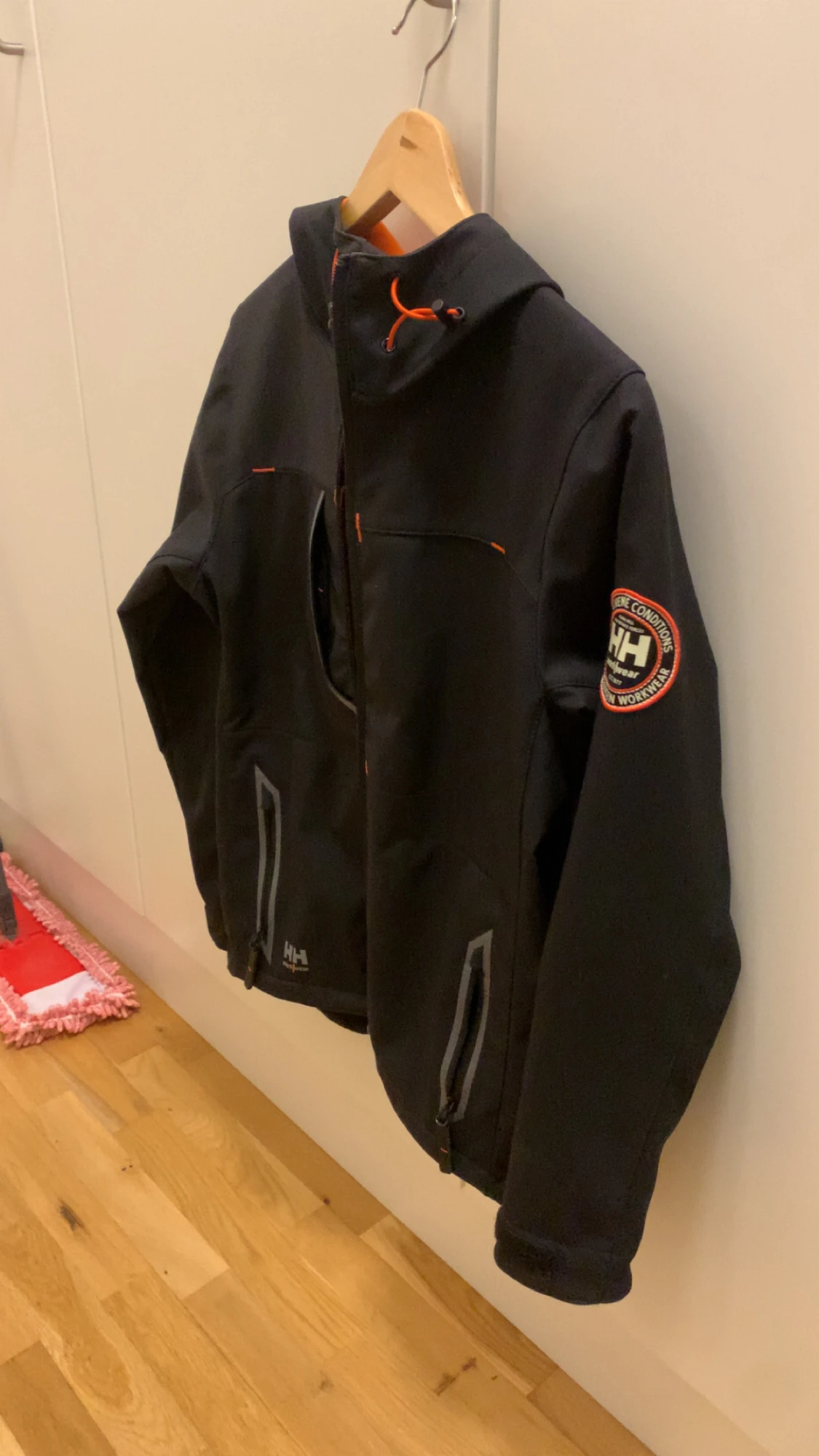 Helly Hansen vindjacka  - 1