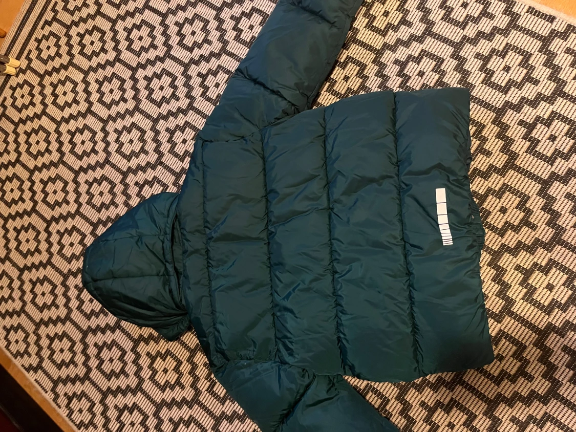 Mörkgrön dunjacka med huva - 1