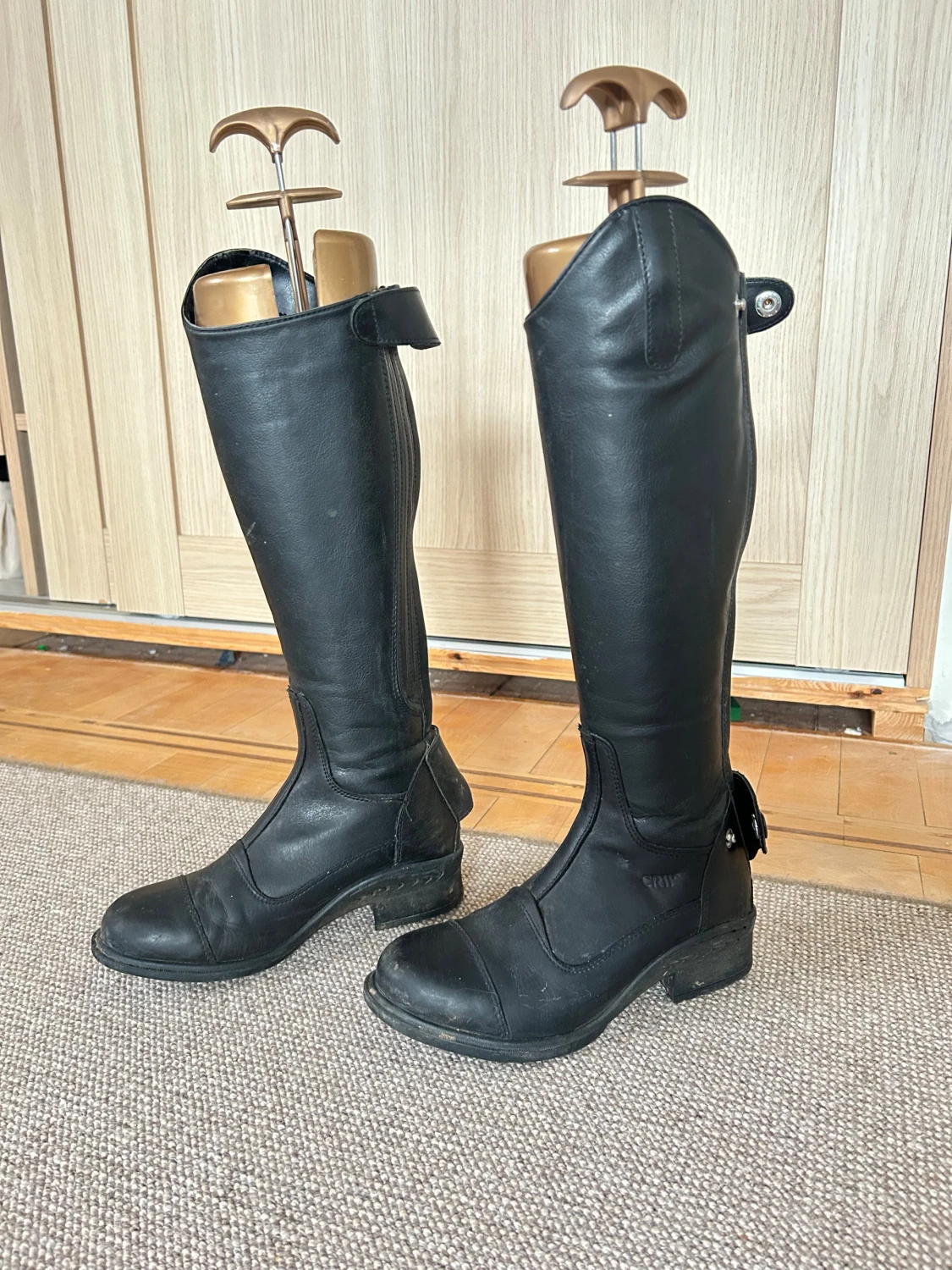 Svarta ridstövlar från CRW i skinn  - 1