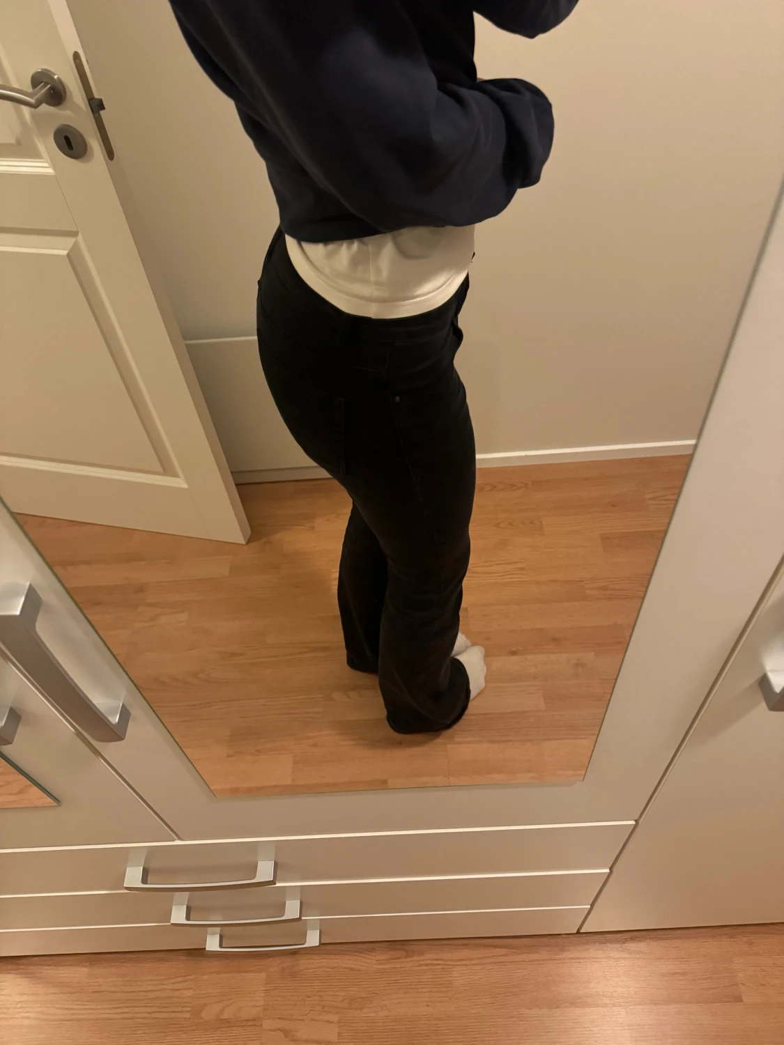 Svarta bootcut jeans - 2