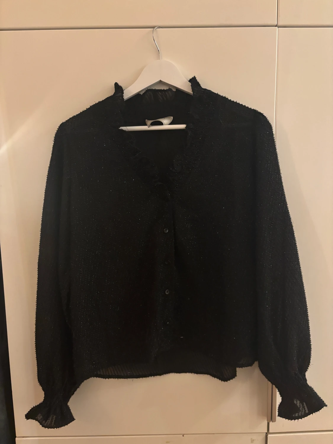 Svart glittrig blus från Åhléns  - 3