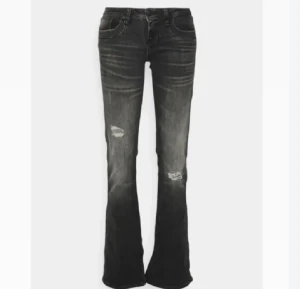 Ltb valerie jeans - Säljer mina svarta ltb valerie bootcut jeans då dom har blivit för små❤️storlek är 24x30