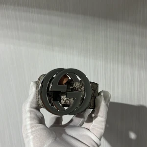 bälte  - Helt ny bälte med dustbag