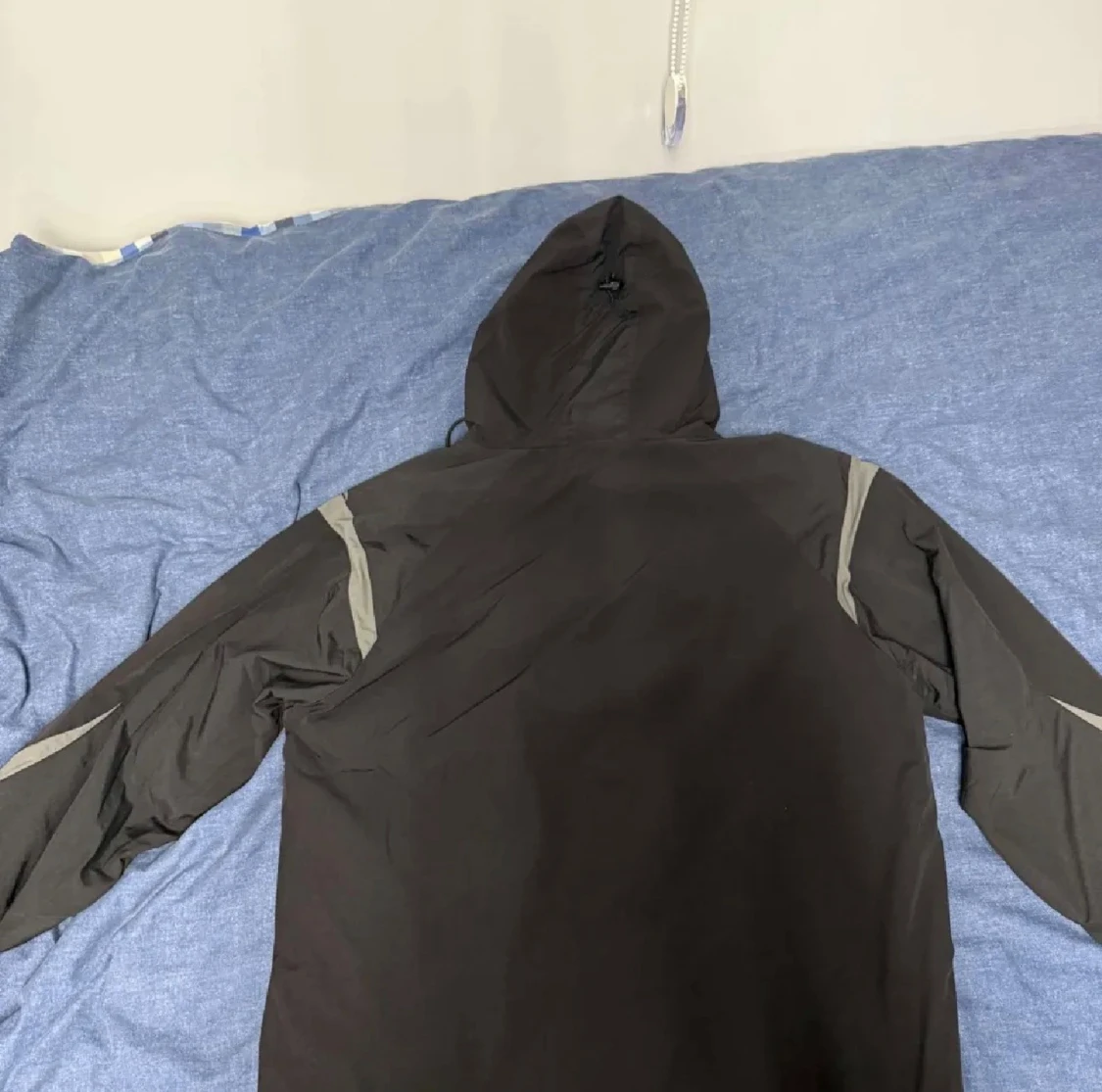 Svart vindjacka från Hoodrich L - 1