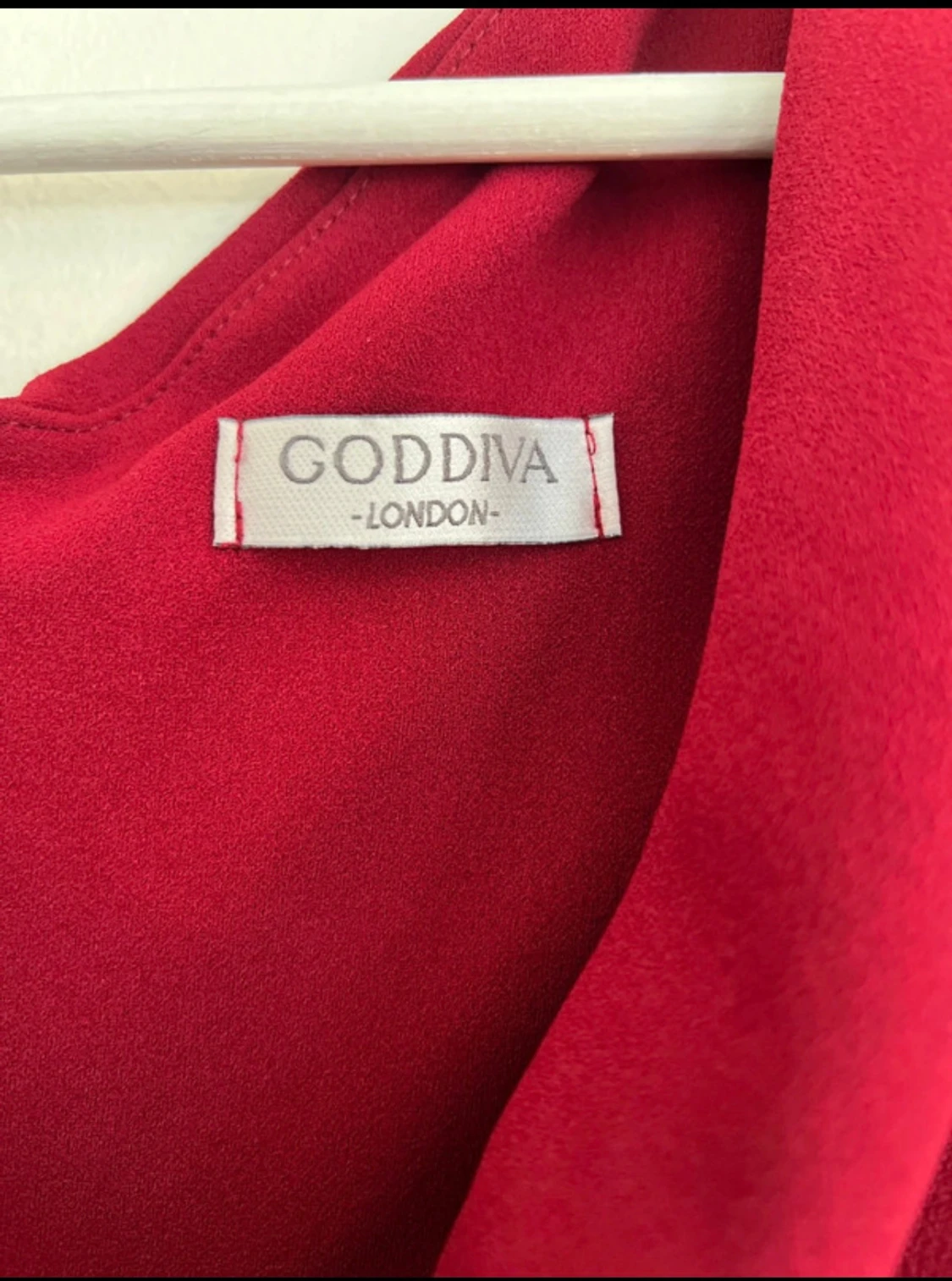 Vinröd långklänning från Goddiva - 3