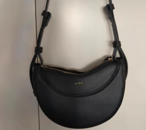 Väska Polene Paris - Helt ny. Kommer med dustbag och två straps. 