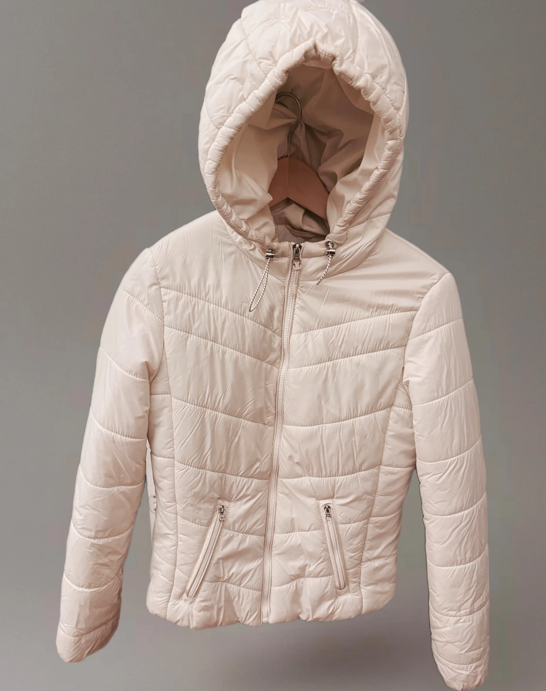 Cremevit pufferjacka med huva, Small