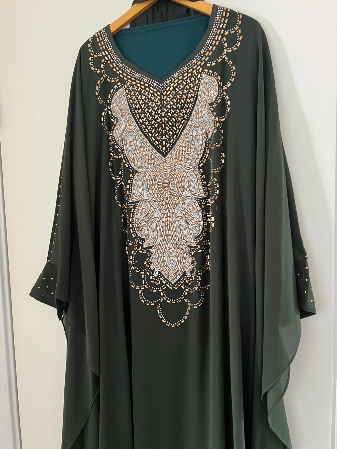 Mörkgrön långklänning med paljetter - 1