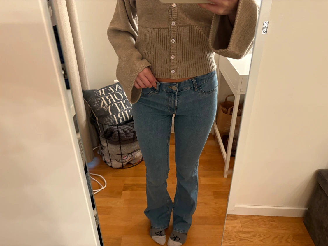 Bootcut ljusblå jeansbyxor - 3