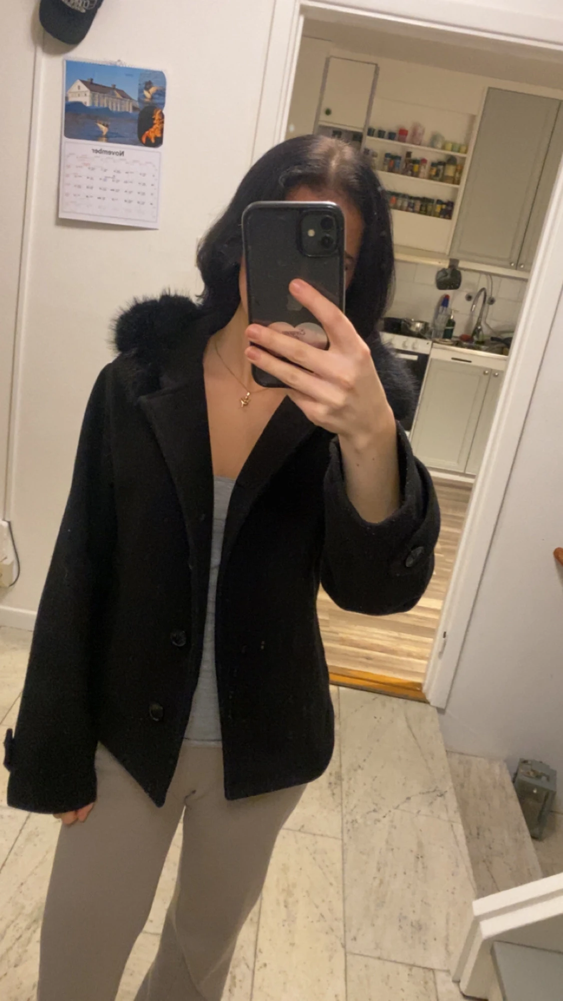 Gina Tricot Svart kappa med fuskpäls