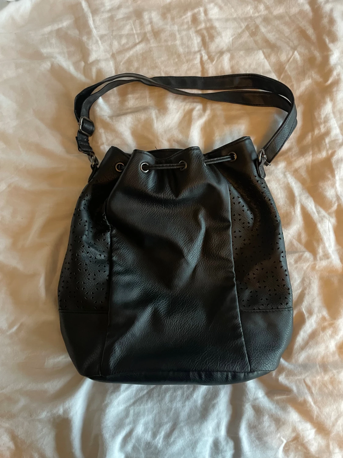 Svart axelväska - 1