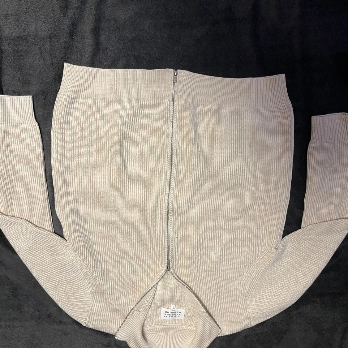 Beige stickad kofta från Maison Margiela