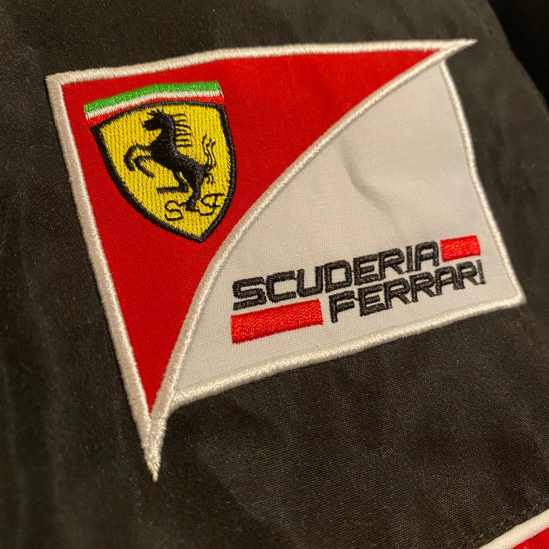 Svart Ferrari racingjacka M - 3