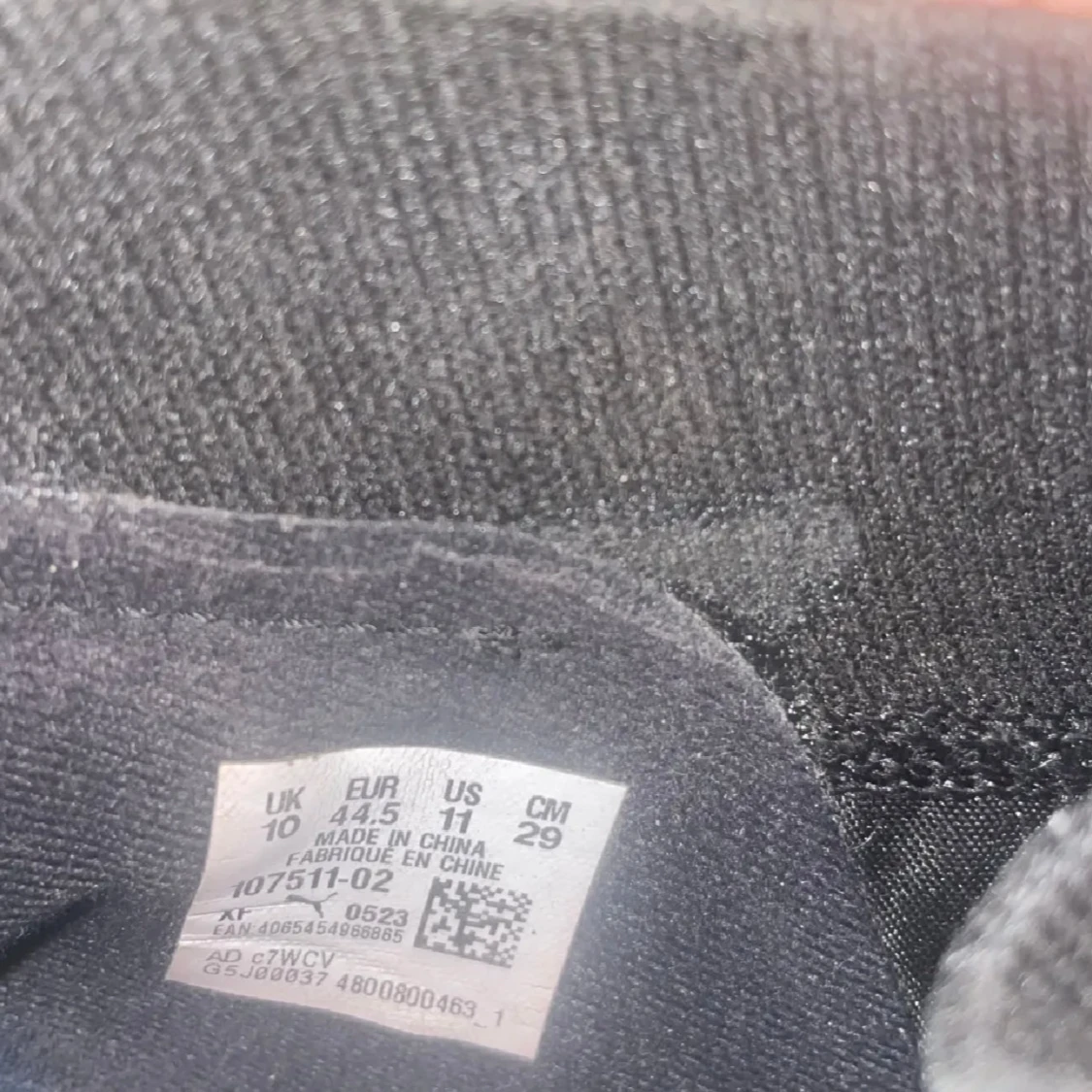 Svarta Puma fotbollsskor utan snörning str 44,5 - 4