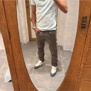 Replay jeans  - Ett par snygga byxor från Replay i storlek W31 L34 i modellen Anbbas 