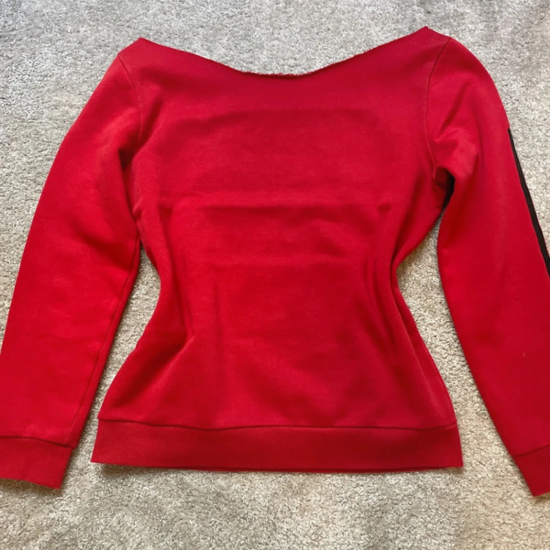 Röd Adidas tröja - 2