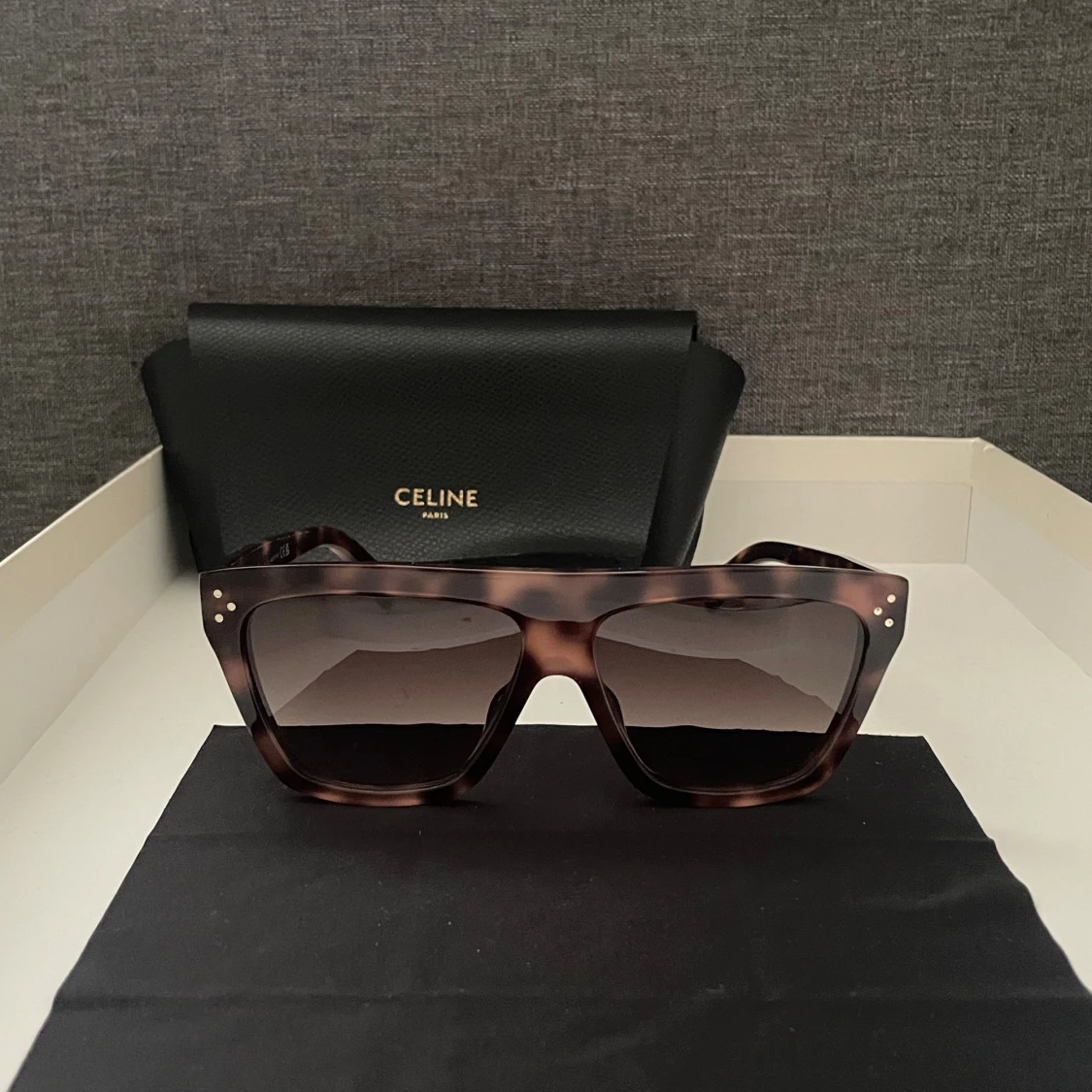CELINE