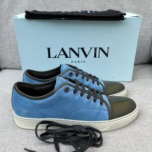 Lanvin skor(nya) - Hej! Säljer nu dessa sjukt snygga lanvin skor. Skorna är i toppskick! Har begränsat antal boxar och dustbag. Hör av dig vid frågor. 