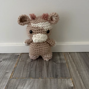 Virkad ko - Handvirkad ko med safety eyes