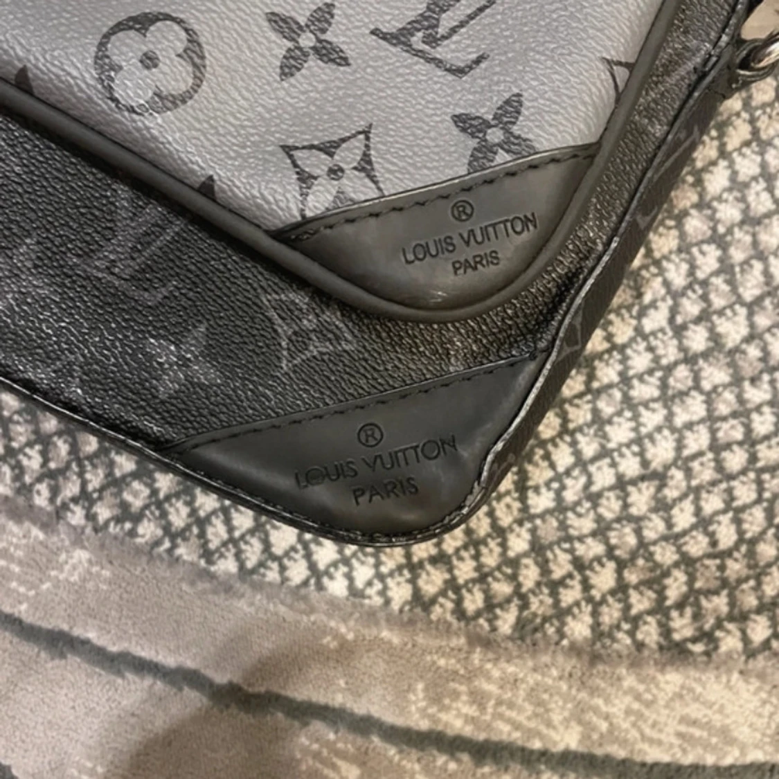 L och V väska helt ny  - 2