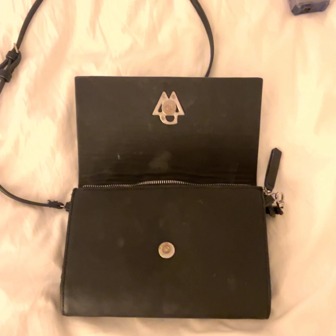 Svart axelväska från CW - 1