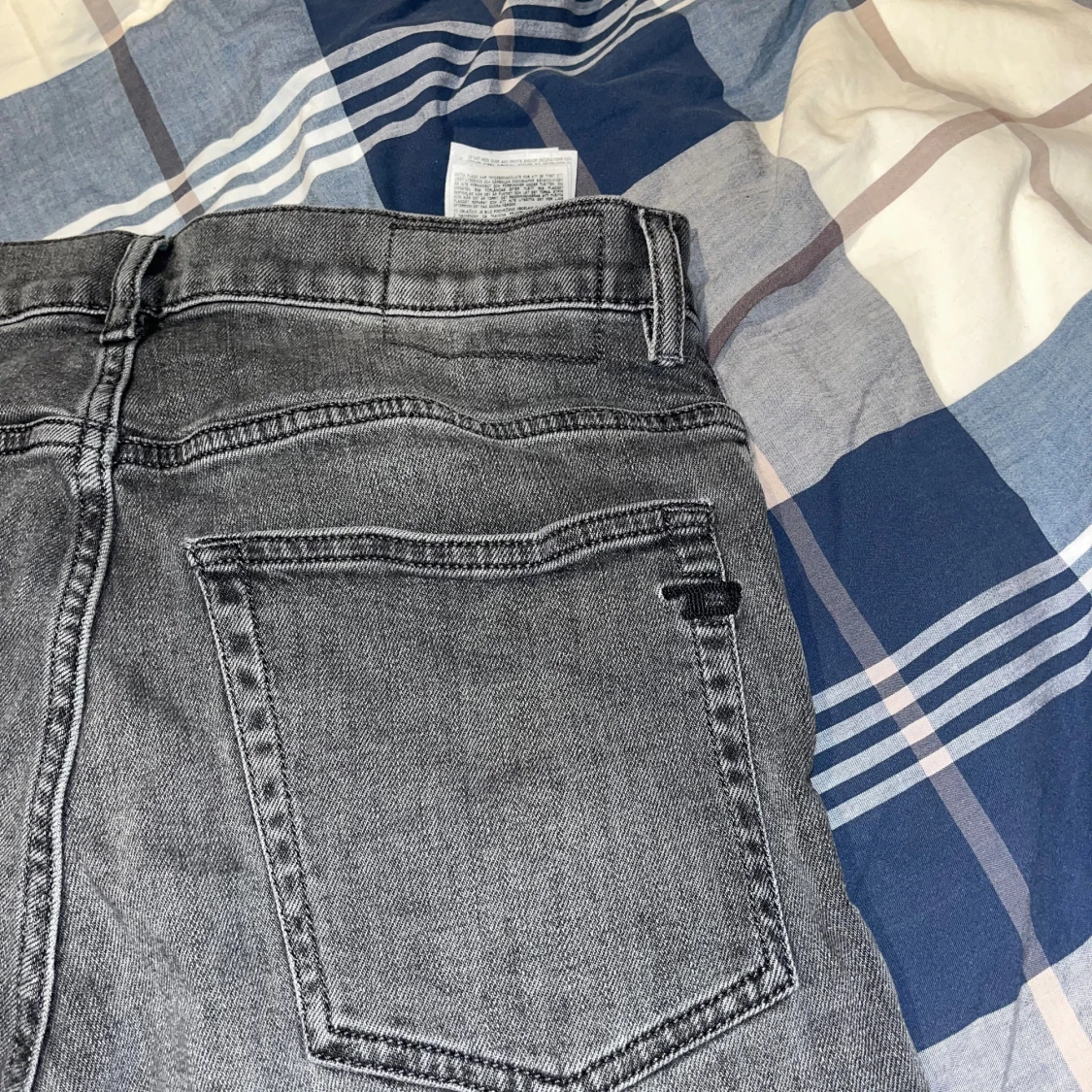 Diesel grå jeans i slim fit - 1