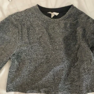 Jätte fin glitter t-shirt  - Endast använd 1 gång💓