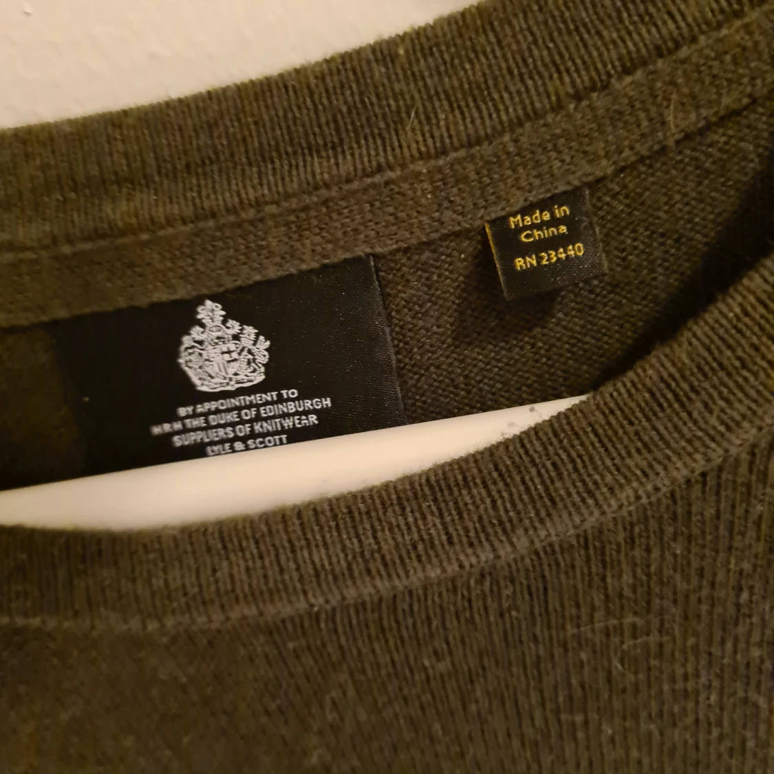 Brun stickad tröja från Lyle & Scott - 2