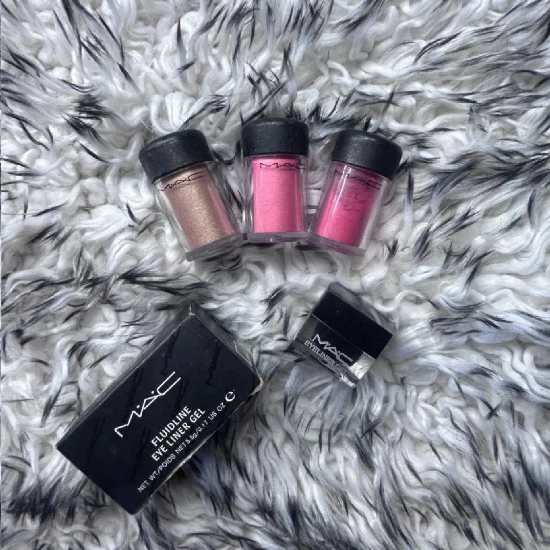 Oanvänd Mäc smink - 1