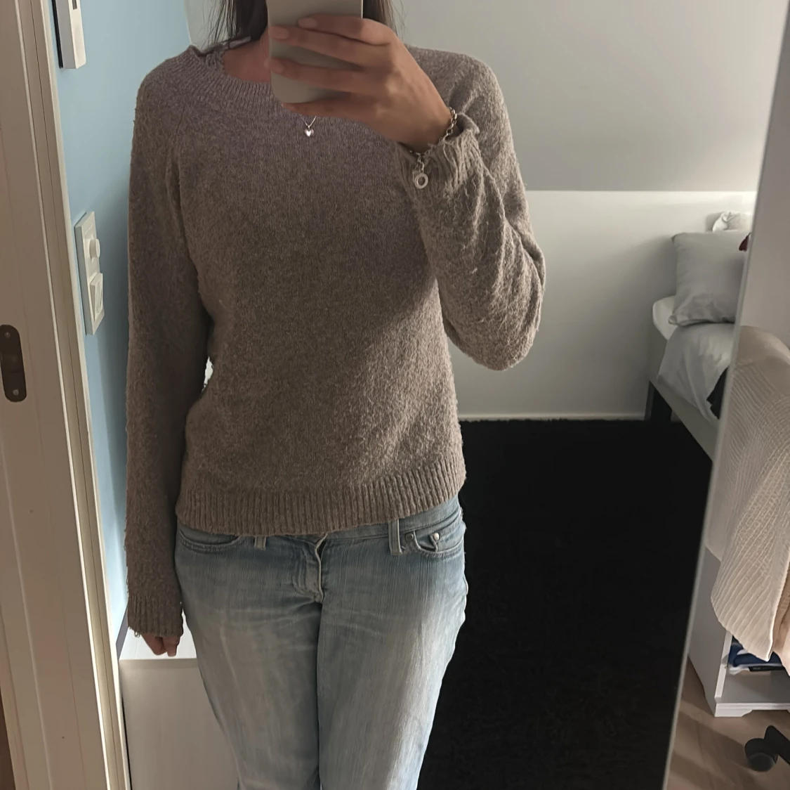 Ljusbrun stickad tröja