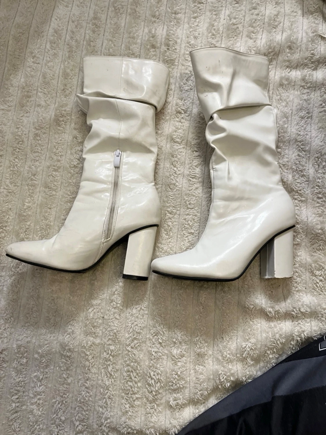 Vita stövletter med klack