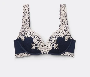 SÖKER! - Söker en BH i storlek 70B från Intimissimi. Modellen super pushup Gioia. Helst någon av färgerna rosa, marinblå. Hör av er om ni har eller vet nån som har🫰🏻🫰🏻🫰🏻