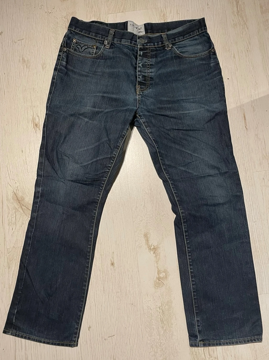 Mörkblå raka jeans från VOI Jeans