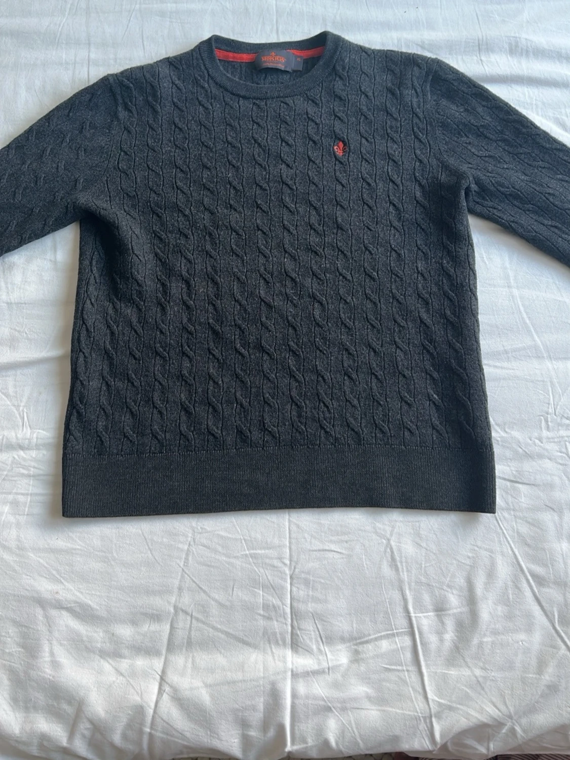 Mörkgrå kabelstickad tröja Morris XS