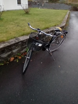 Svart stor fint cyckel underbart  - En stor svart fin och bra cyckel för att cykla tex, jobb skola kan färgas om du vill vi kan också byta pris skriv till mig.