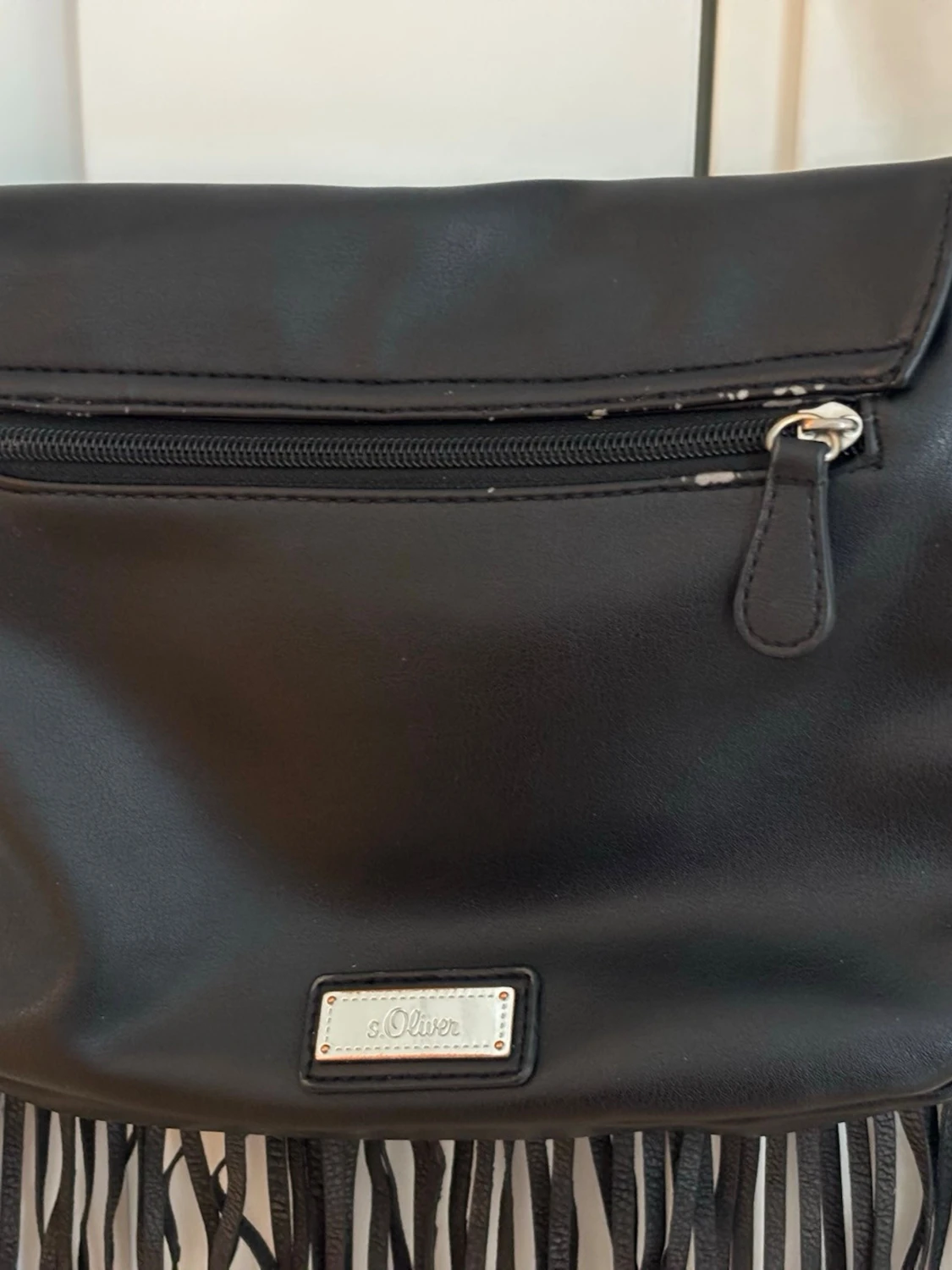 Svart axelväska med fransar från s.Oliver - 3