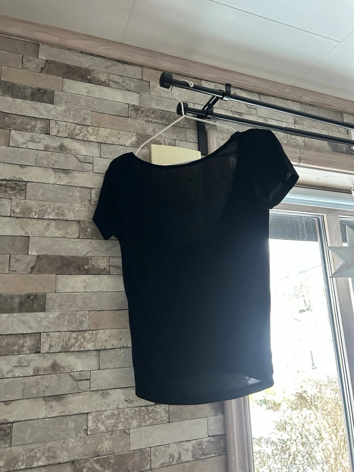 Svart tunn kortärmad topp - 1