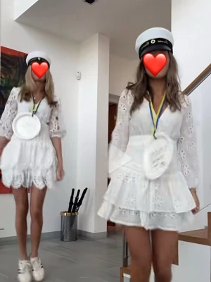 Söker❤️ - Om du säljer den högra klänningen från fashionnova eller den vänstra från maje i antingen 34 eller 36 kontakta mig❤️