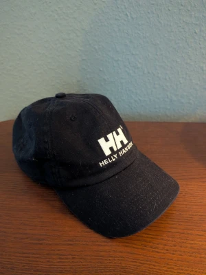 Helly Hansen keps  - Svart Helly Hansen keps 
