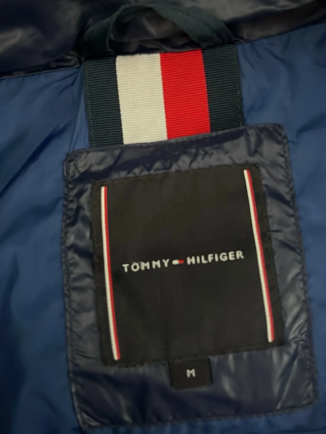 Blå pufferjacka från Tommy Hilfiger - 1