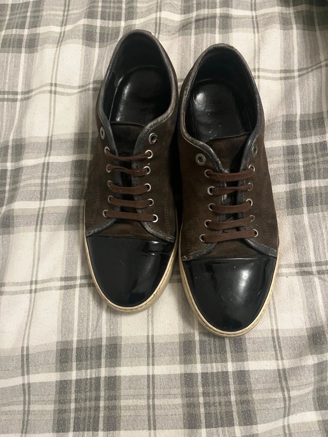 Bruna sneakers från Lanvin med lackad tå - 1