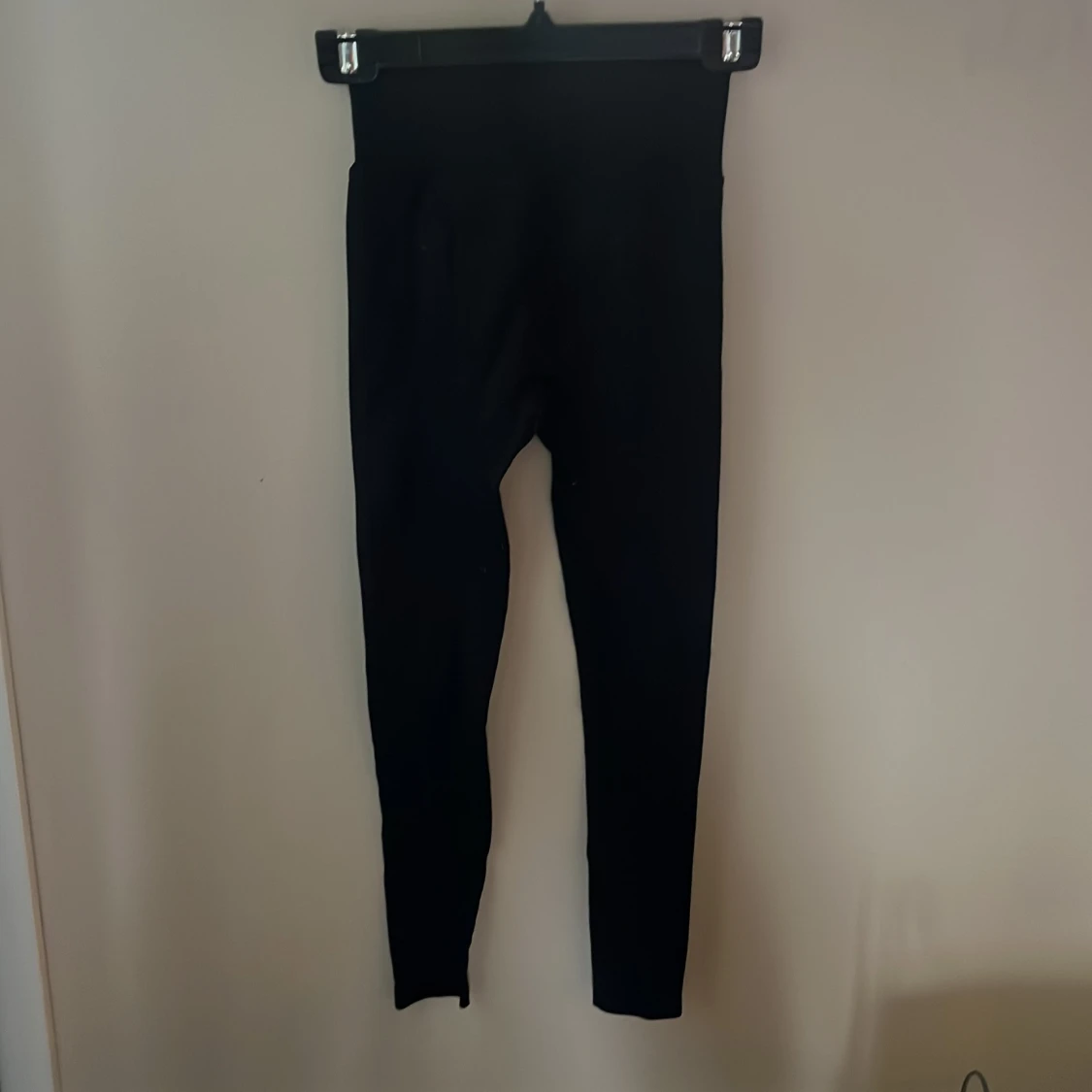 Svarta leggings från New Apparel XS