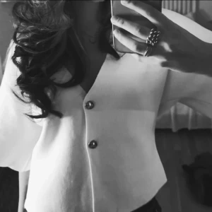 vit kofta - vit kofta/topp aldrig använd💕