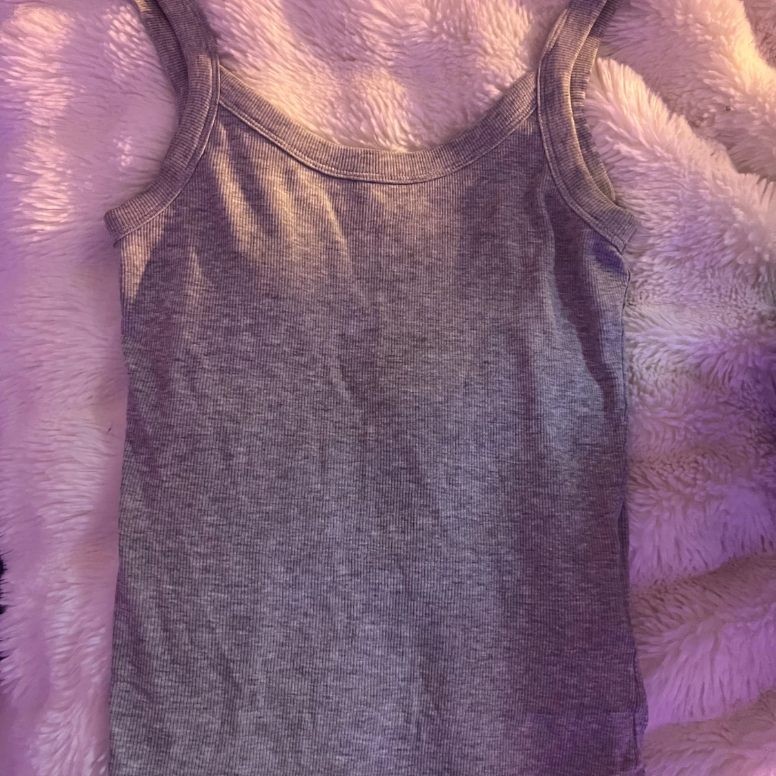 Grå linnetopp från Gina tricot - 1