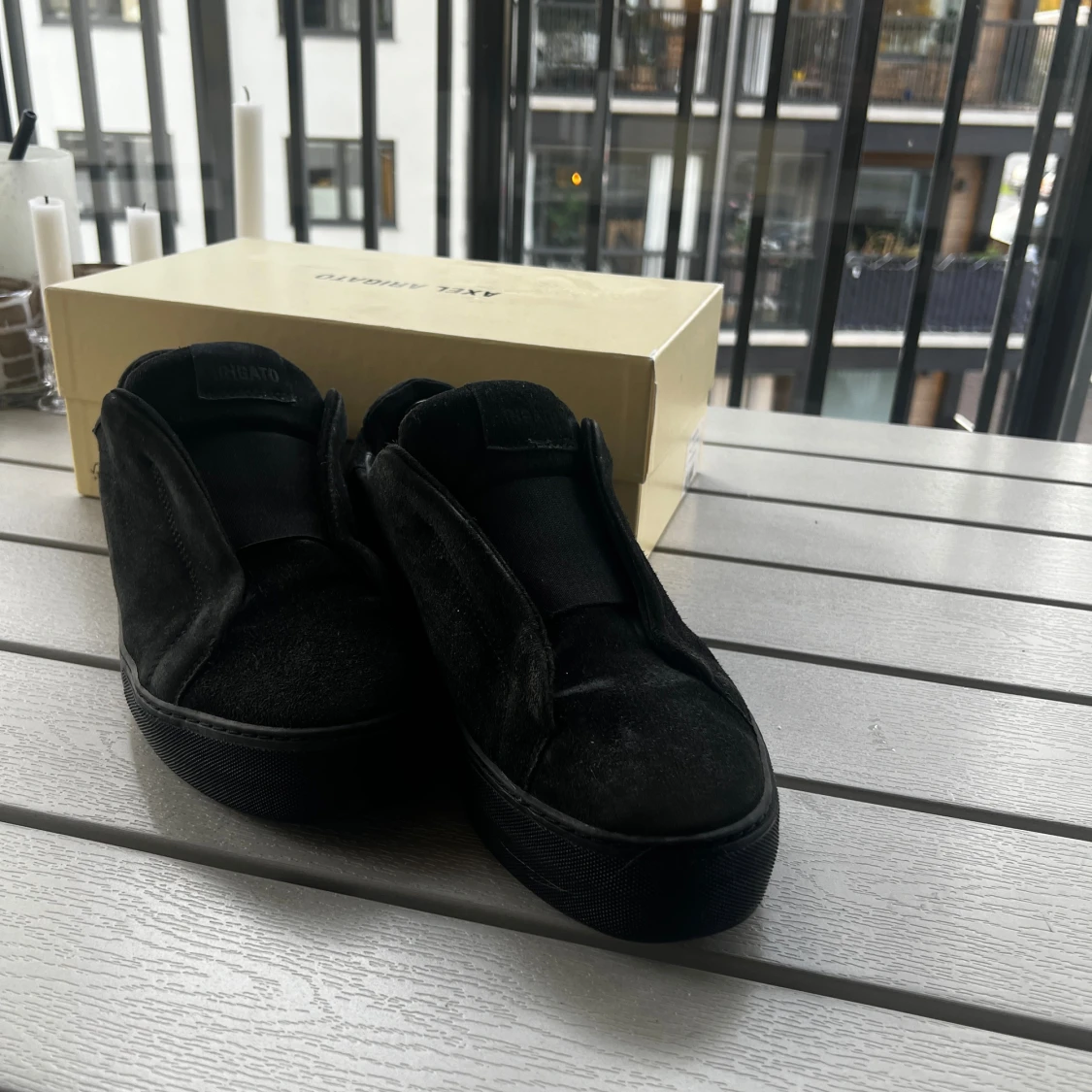 Svarta sneakers från Axel Arigato - 1