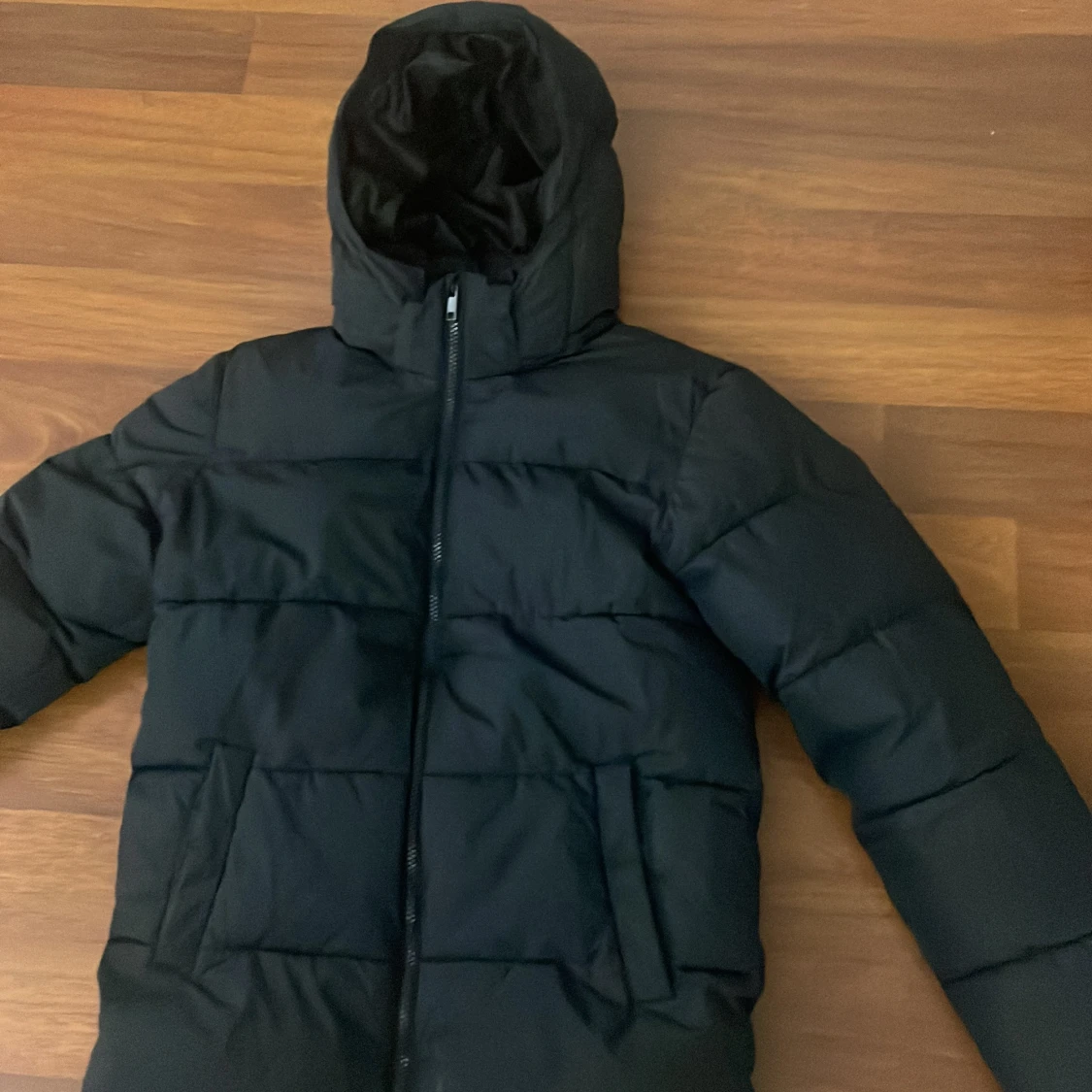 Svart pufferjacka från Cross Sportswear