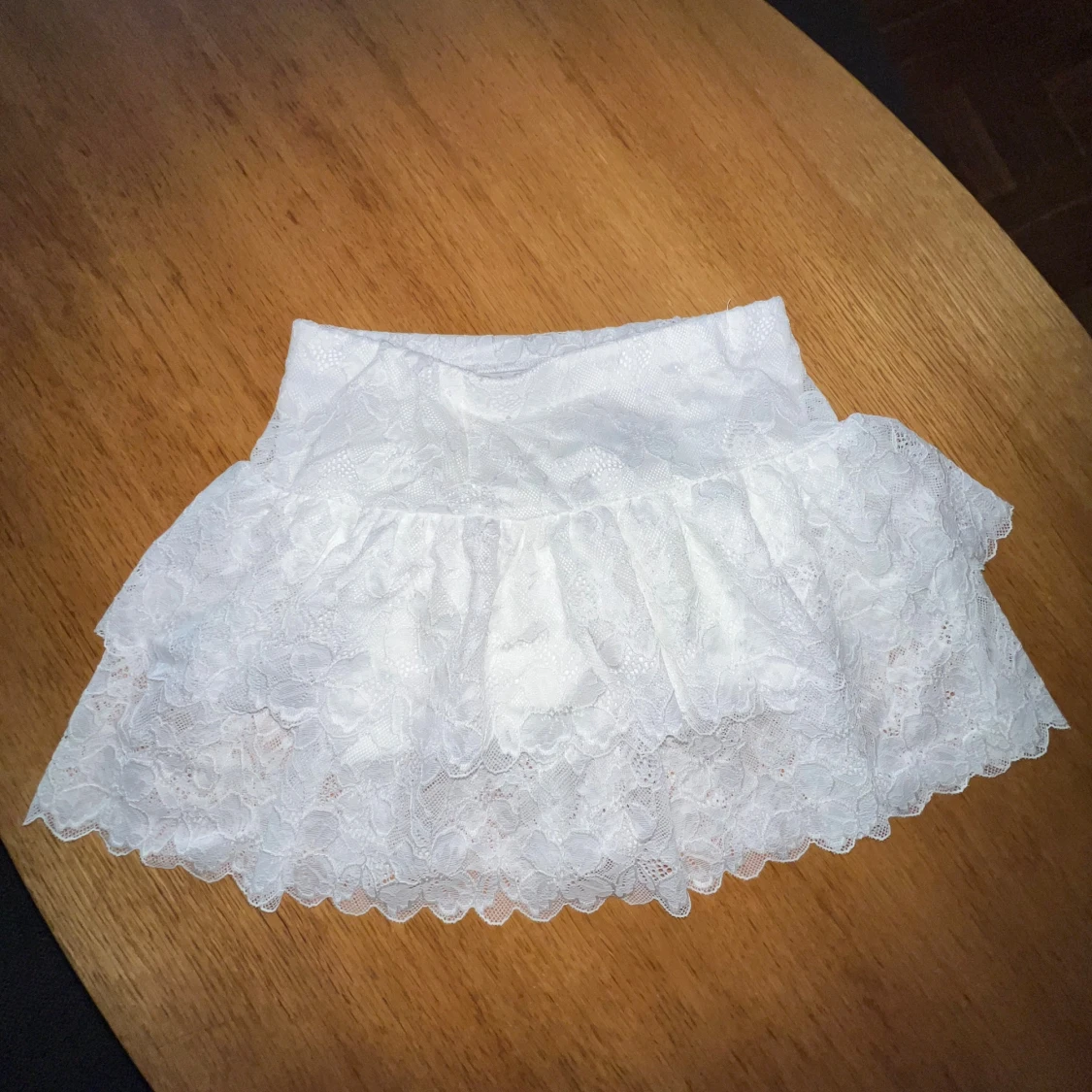 Vit spetskjol från Shein XS